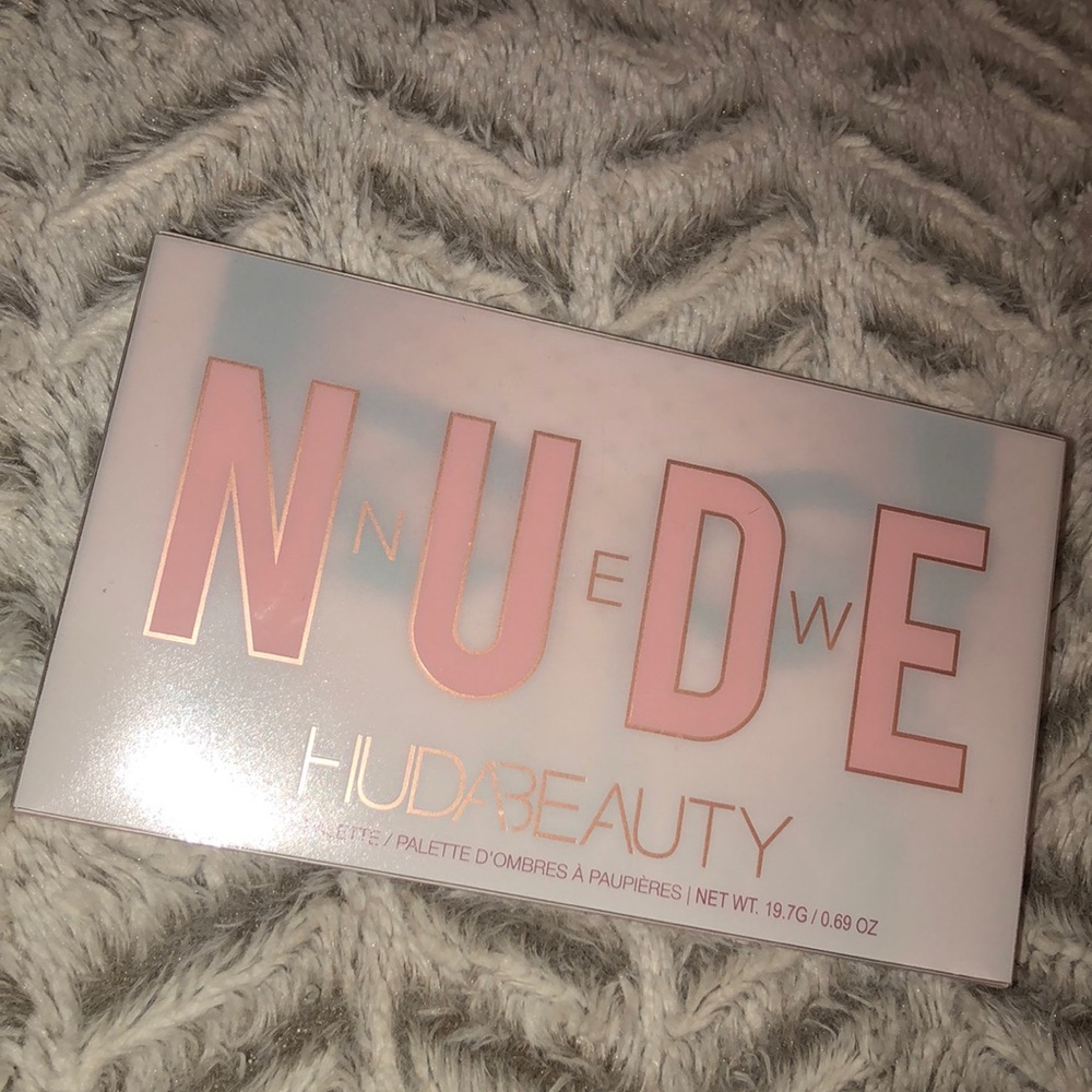 NUDE HUDA BEAUTY PALLETE